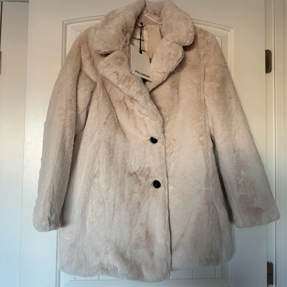 Pull&Bear Luxe Cream Faux Fur Coat - Plush Winter Statement Piece - New - Small - Picture 1 of 11